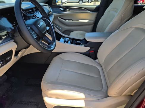 Used 2023 Jeep Grand Cherokee L Limited w/ Rear Seat Video Group I AWD/4WD image 17