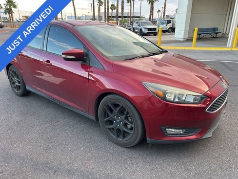 Used 2015 Ford Focus SE w/ Equipment Group 201A image 2