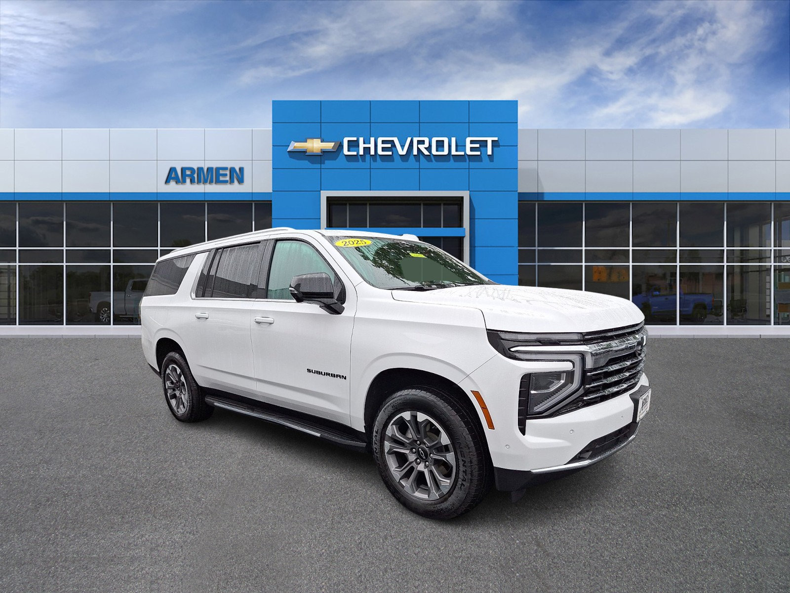 Used 2025 Chevrolet Suburban LT w/ Comfort Package AWD/4WD image 4