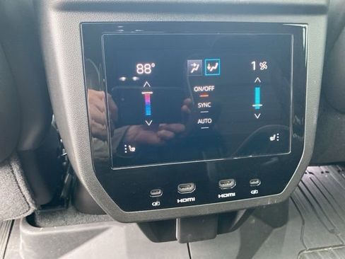 Used 2025 GMC Yukon Denali Ultimate image 27