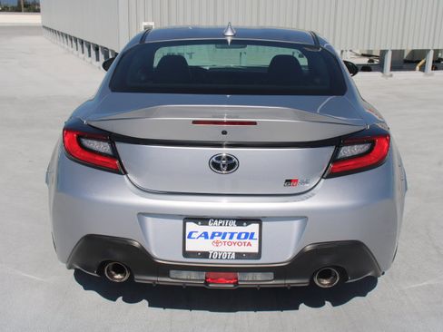 Used 2024 Toyota GR86 Premium RWD image 4
