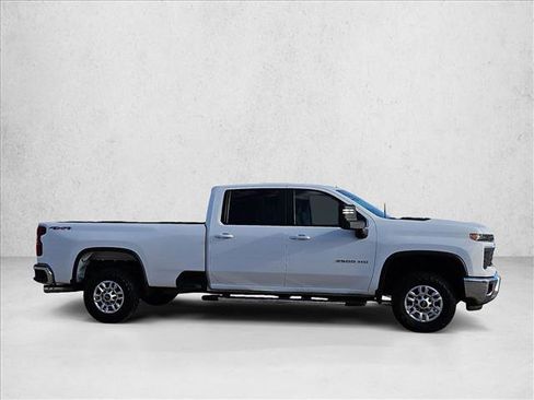 Used 2025 Chevrolet Silverado 2500 LT w/ Convenience Package AWD/4WD image 17