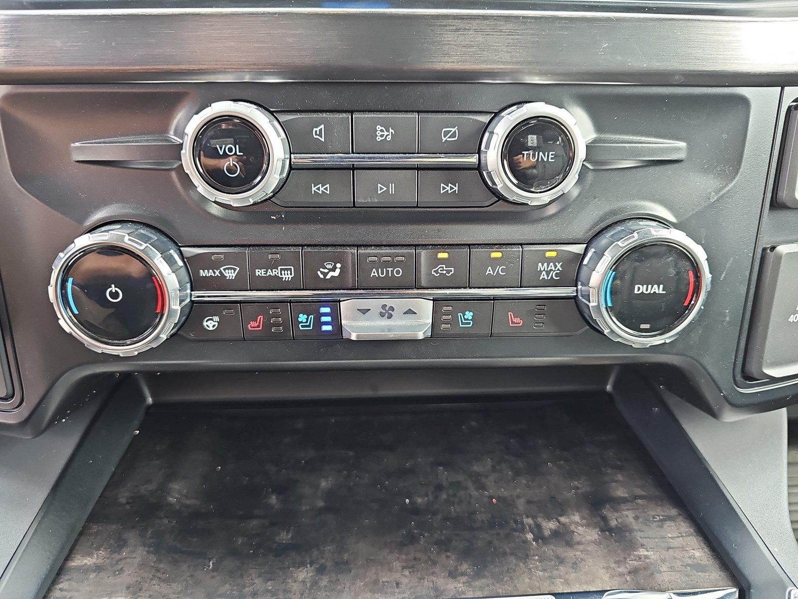 Used 2024 Ford F250 Lariat w/ FX4 Off-Road Package AWD/4WD image 26