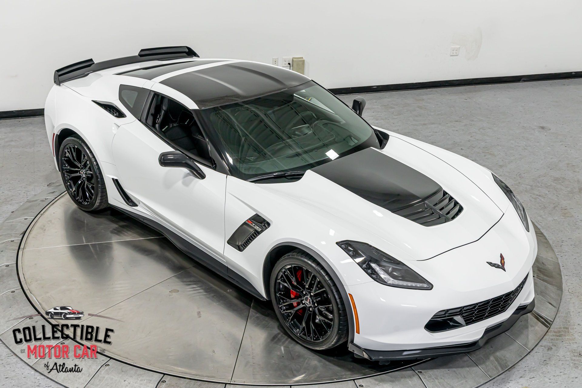 Used 2015 Chevrolet Corvette Z06 w/ 3LZ Preferred Equipment Group RWD image 39