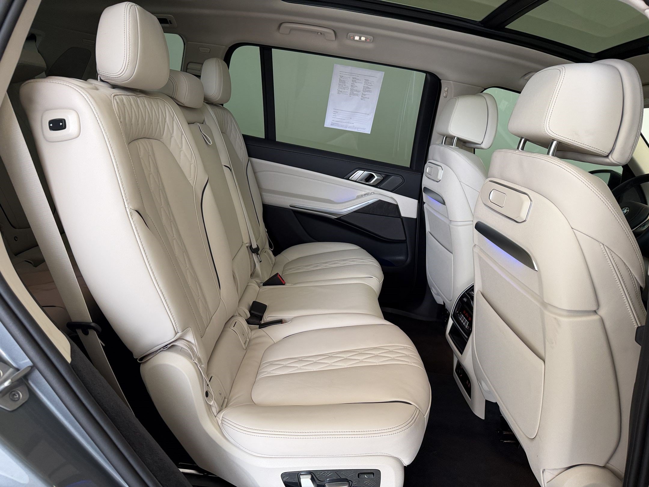 Used 2024 BMW X7 xDrive40i w/ Premium Package AWD/4WD image 31
