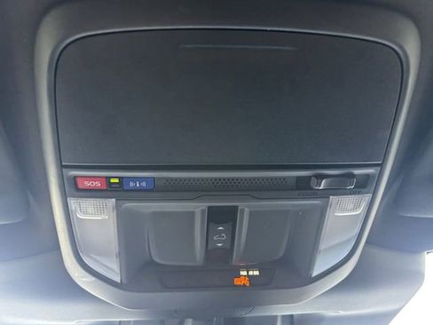 Used 2025 Subaru Forester Touring AWD/4WD image 34