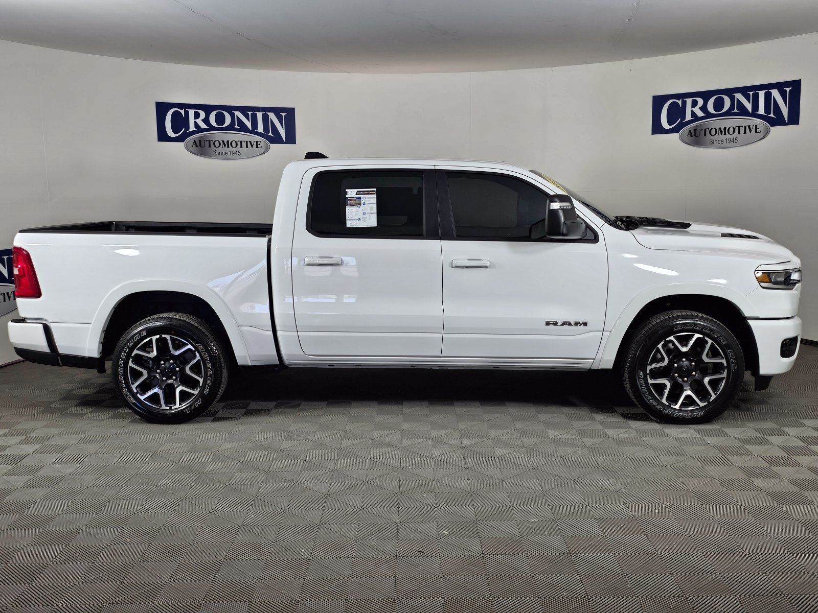 Used 2025 RAM 1500 Laramie w/ Sport Appearance Package AWD/4WD image 32