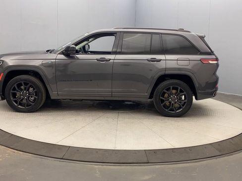Used 2023 Jeep Grand Cherokee 30th Anniversary AWD/4WD image 2