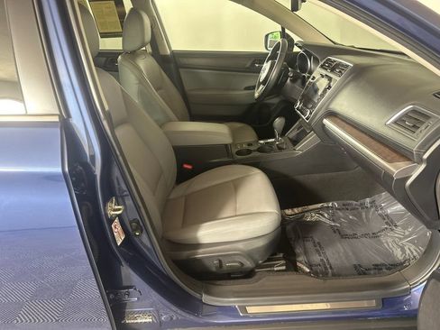 Used 2019 Subaru Outback 2.5i Limited AWD/4WD image 13