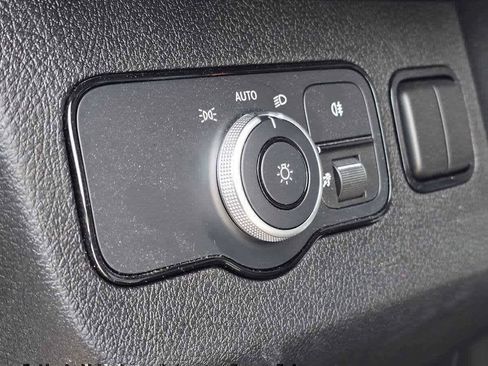 Used 2025 Mercedes-Benz Sprinter 2500 image 28