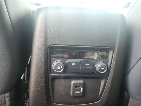 Used 2020 Buick Enclave Essence AWD/4WD image 10