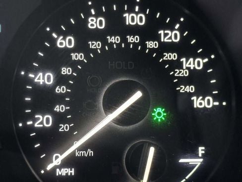 Used 2026 Toyota Sienna LE image 34