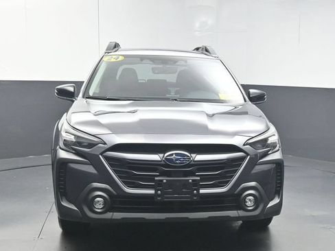 Used 2024 Subaru Outback Premium AWD/4WD image 3