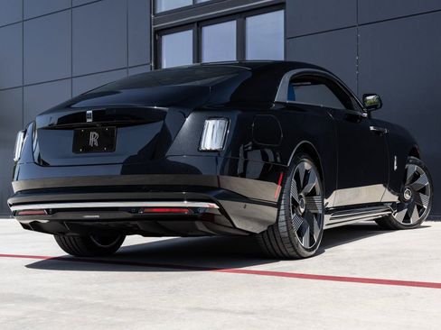 New 2025 Rolls-Royce Spectre image 2