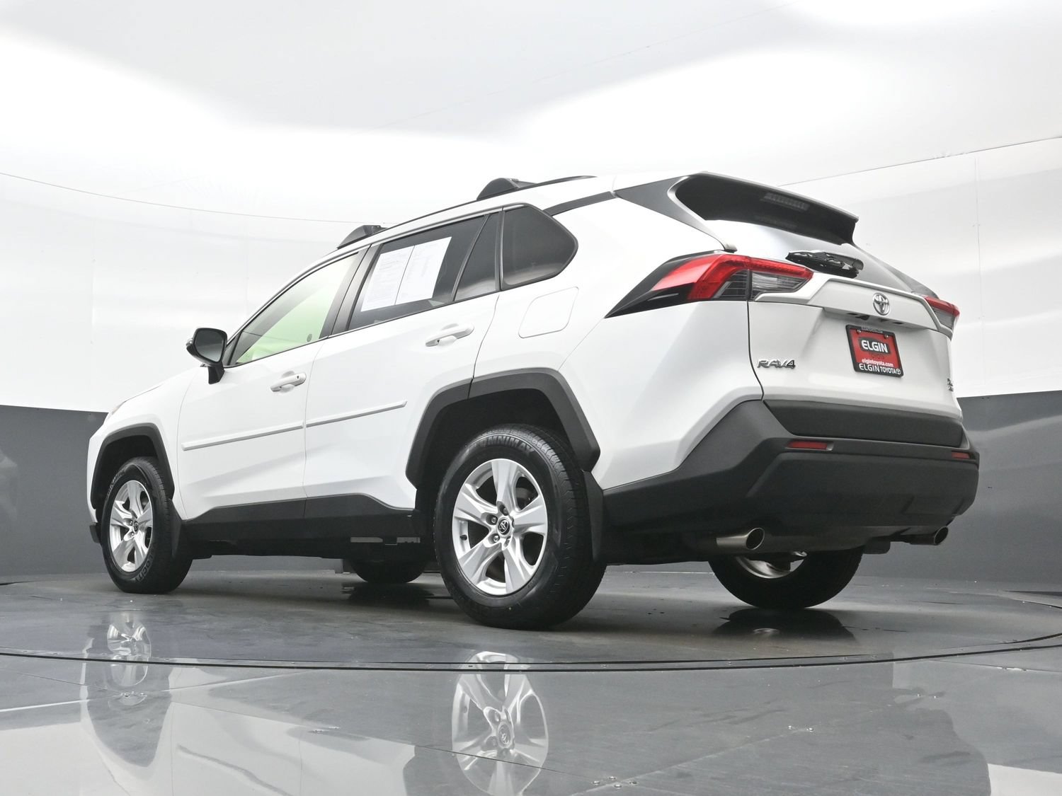 Used 2020 Toyota RAV4 XLE w/ XLE Grade Weather Package AWD/4WD image 30