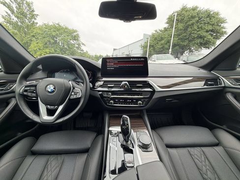 Used 2023 BMW 530i xDrive w/ Convenience Package AWD/4WD image 18