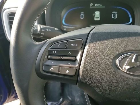 Certified 2025 Hyundai Venue Limited image 7