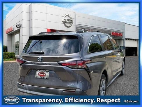 Used 2022 Toyota Sienna LE FWD image 8