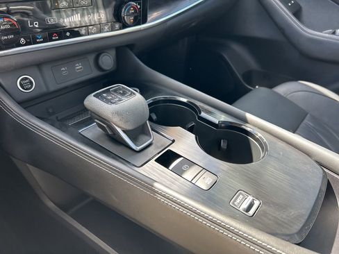 Certified 2023 Nissan Rogue Platinum w/ Platinum Premium Package image 40