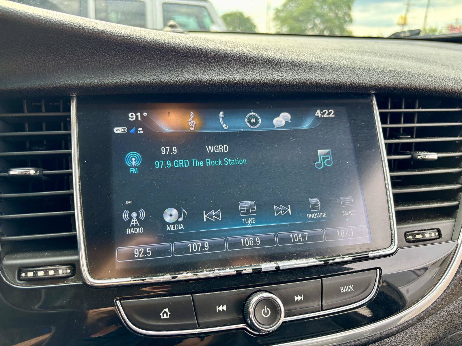 Used 2020 Buick Encore Essence AWD/4WD image 33