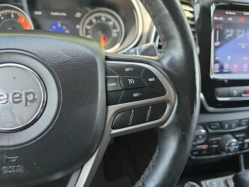 Used 2020 Jeep Cherokee Limited AWD/4WD image 21