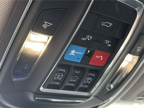 Used 2023 Jeep Grand Cherokee 30th Anniversary image 25