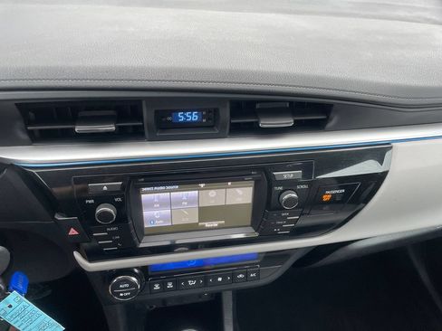 Used 2015 Toyota Corolla LE FWD image 18