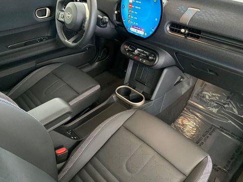 Certified 2025 MINI Cooper 2-Door Hardtop FWD image 16