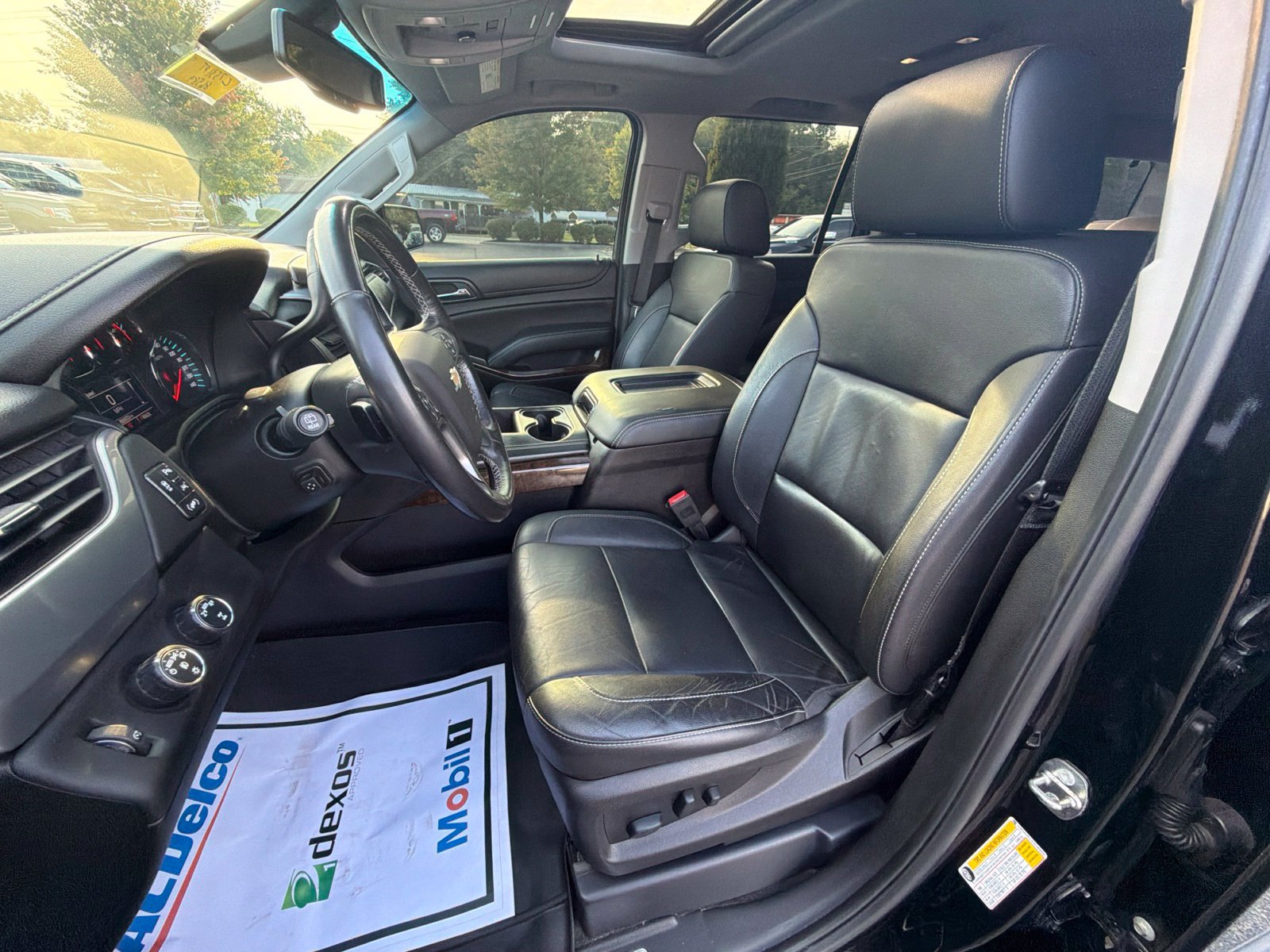 Used 2018 Chevrolet Suburban LT w/ Luxury Package AWD/4WD image 23