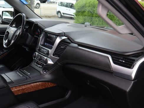 Used 2019 Chevrolet Suburban Premier RWD image 55