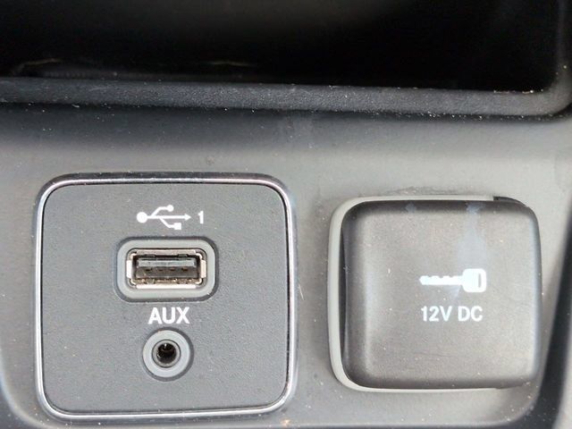 Used 2019 Jeep Cherokee Trailhawk AWD/4WD image 22