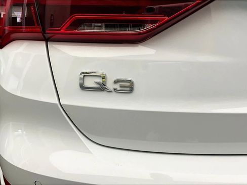 Used 2024 Audi Q3 2.0T Premium w/ Convenience Package AWD/4WD image 33