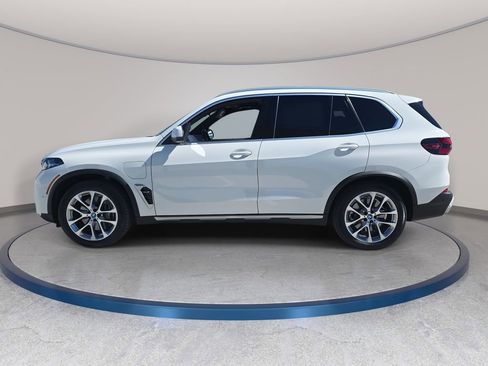 Used 2024 BMW X5 xDrive50e w/ Parking Assistance Package image 9