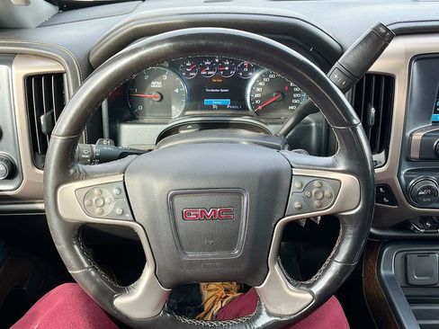 Used 2018 GMC Sierra 2500 Denali w/ Duramax Plus Package AWD/4WD image 11