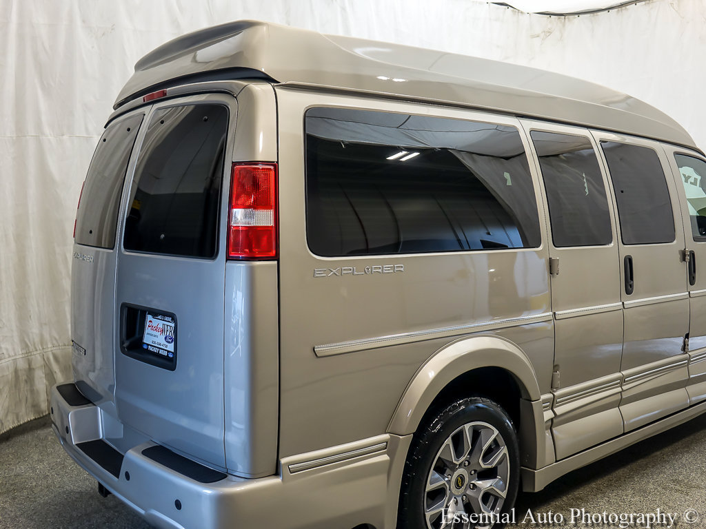 Used 2023 Chevrolet Express 2500 RWD image 7