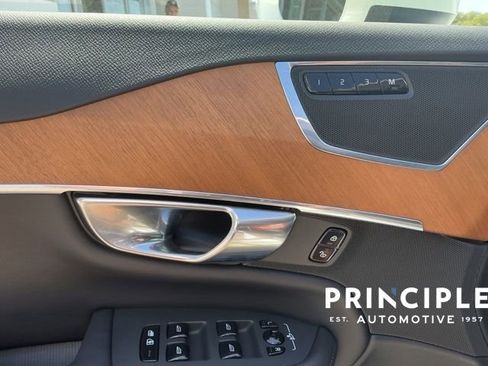 Certified 2025 Volvo XC90 B5 Plus w/ Protection Package Premier image 26