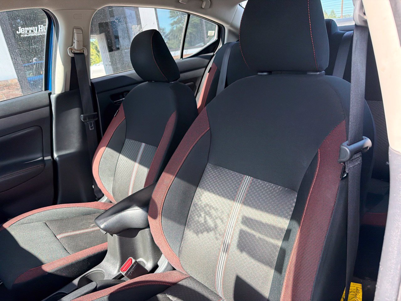 Used 2024 Nissan Versa SR FWD image 3