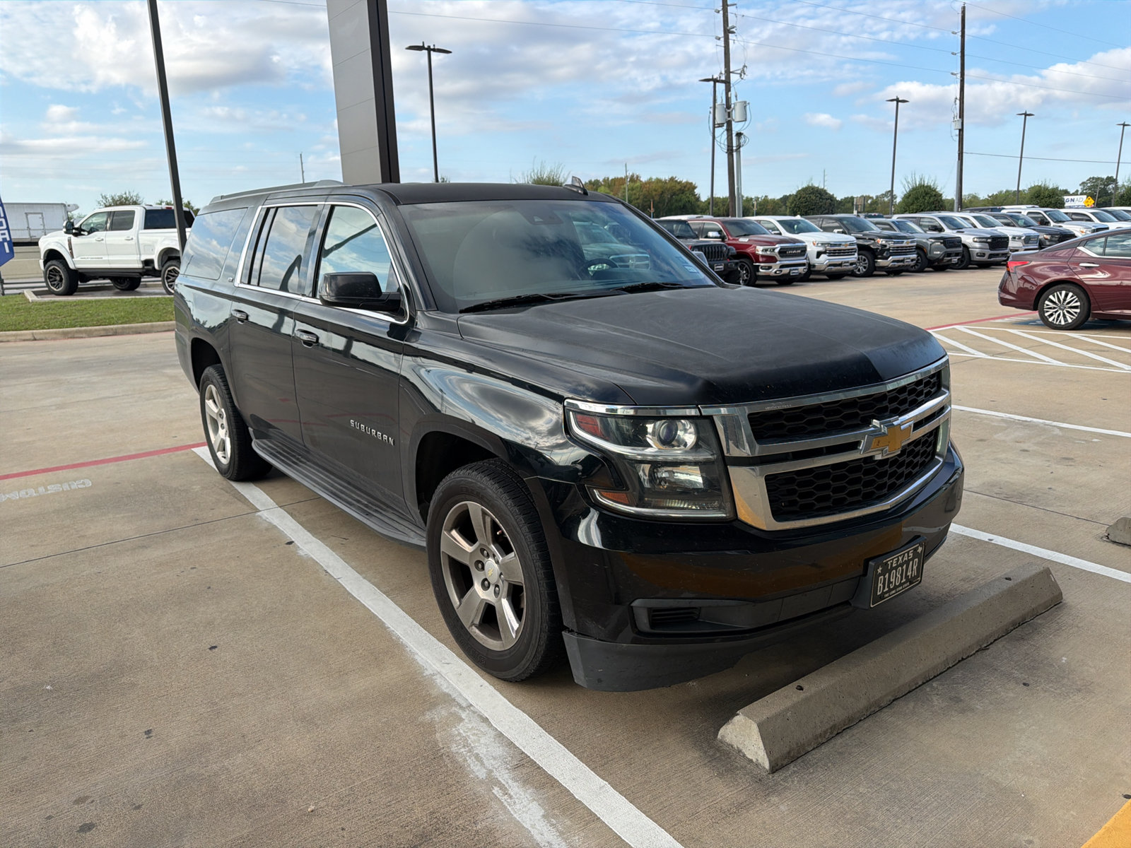 Used 2016 Chevrolet Suburban LS w/ Enhanced Driver Alert Package RWD image 5