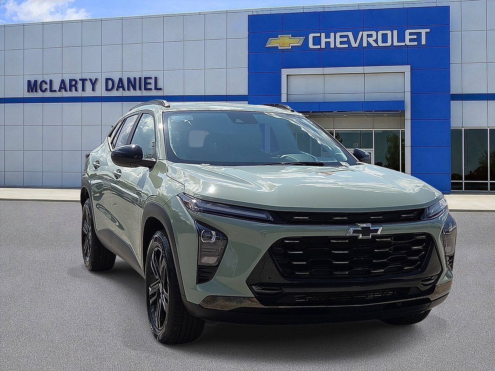 Used 2025 Chevrolet Trax ACTIV w/ Driver Confidence Package FWD image 1