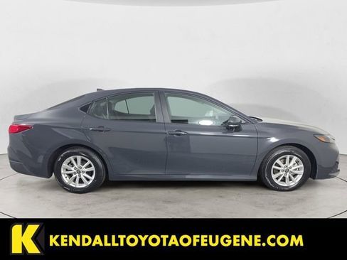 Used 2025 Toyota Camry LE image 6