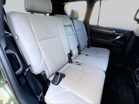 Used 2023 Lexus GX 460 w/ Black Line Special Edition AWD/4WD image 18