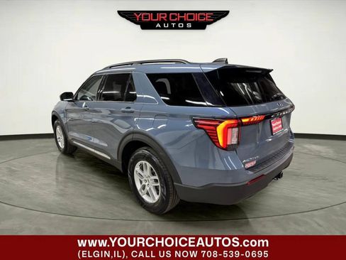 Used 2025 Ford Explorer Active AWD/4WD image 3