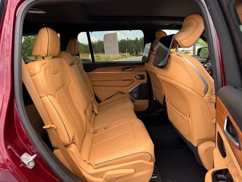 Used 2025 Jeep Grand Cherokee L Summit AWD/4WD image 48