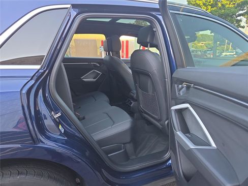 Used 2025 Audi Q3 2.0T Premium image 28