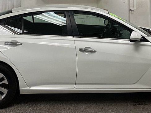 Used 2023 Nissan Altima 2.5 S image 4