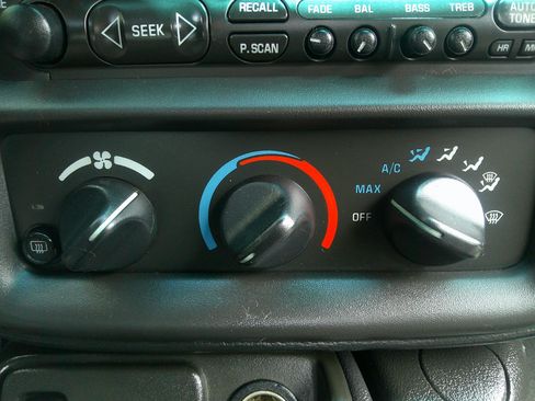 Used 2002 Chevrolet Camaro LT image 27