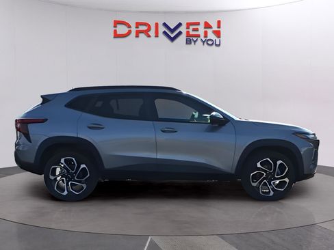 New 2026 Chevrolet Trax RS w/ Driver Confidence Package image 6