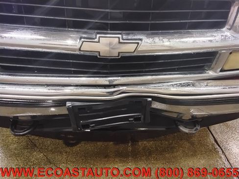 Used 1999 Chevrolet Suburban 4WD w/ Comfort & Security Pkg image 18