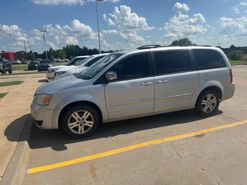 Used 2008 Dodge Grand Caravan SXT FWD image 8