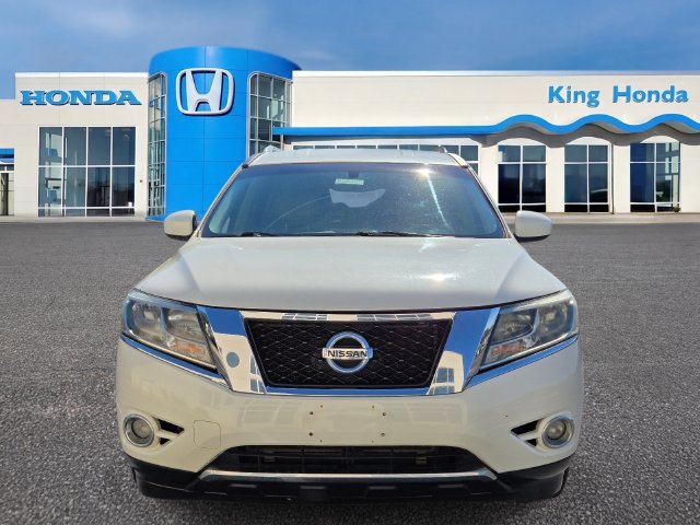 Used 2015 Nissan Pathfinder SV w/ Trailer Tow Package FWD image 2